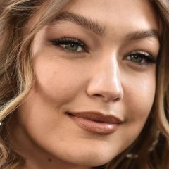 Gigi Hadid's Mom Is Her Identical Look-Alike in These Throwbacks Gigi Hadid's Mom Is Her Identical Look-Alike in These Throwbacks