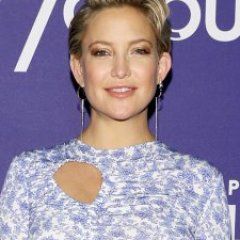 Kate Hudson Shows Off Baby Bump In Stunning Shower Kate Hudson Shows Off Baby Bump In Stunning Shower