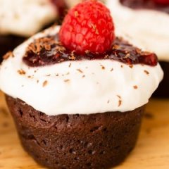 These Chocolate Cupcakes Curb Cravings Without Blowing Your Diet These Chocolate Cupcakes Curb Cravings Without Blowing Your Diet