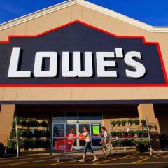 Good Luck Snagging Closing-Down Discounts at Lowe's Stores