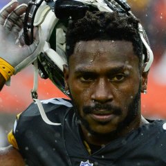 Antonio Brown Cited for Driving More Than 100 MPH Antonio Brown Cited for Driving More Than 100 MPH