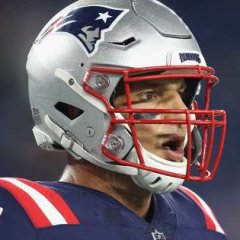 Why Is Patriots' Rob Gronkowski a Shell of His Former Self?