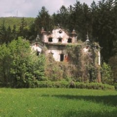 The Real Story Behind Northern Italy's Abandoned 'Ghost Mansion' The Real Story Behind Northern Italy's Abandoned 'Ghost Mansion'