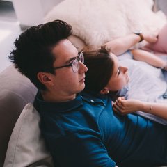 'Screen Dipping' Could Be Ruining Your Relationship 'Screen Dipping' Could Be Ruining Your Relationship