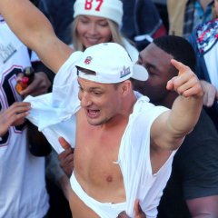 Patriots Post Scenes from Super Bowl Victory Parade Patriots Post Scenes from Super Bowl Victory Parade