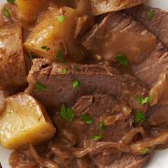 Simple Slow-Cooker Beef Roast with Onions and Potatoes