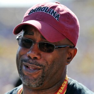 Darius Rucker Responds to Racist Tweet