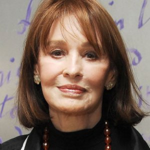 gloria vanderbilt new york icon dead at 95 - kendall jenner and ben simmons are publicly flirting on instagram