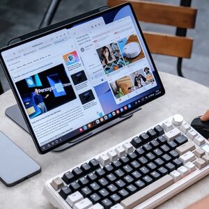 Fujitsu LifeBook P1630 8.9-Inch Touchscreen Ultraportable