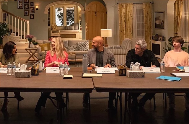 The Fictional Sitcom In Hulu's Reboot Recycled The Set From A Real Hit Sitcom