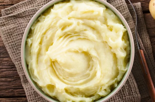 The Game-Changing Ingredient You Should Add To Mashed Potatoes